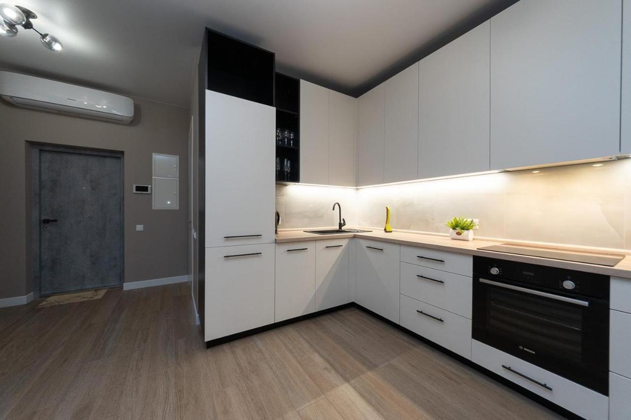 New modern apartments. metro Minskaya Kiev Eksteriør bilde